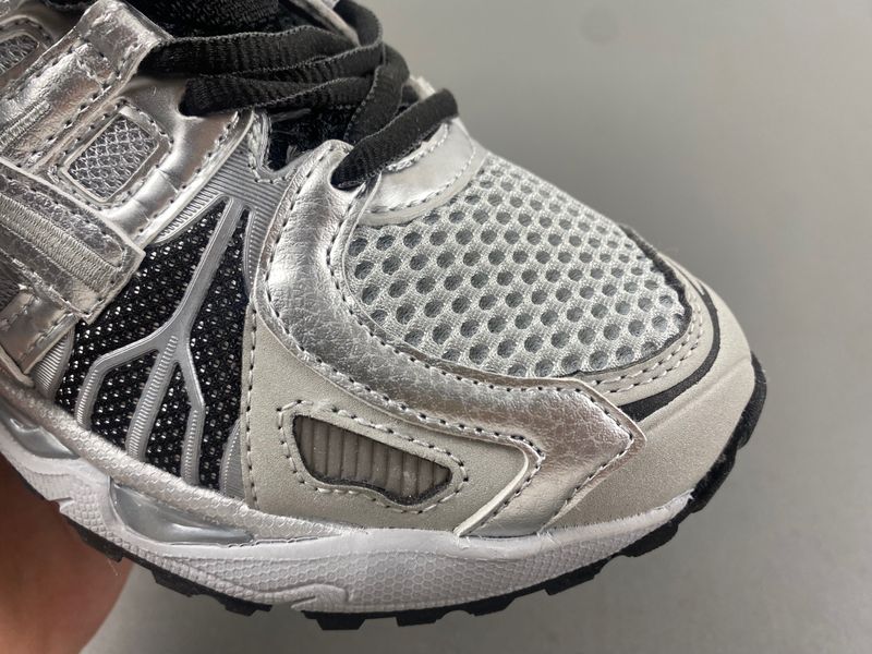 ASICS Gel-Kayano Legacy Pure Silver  1203A325-020