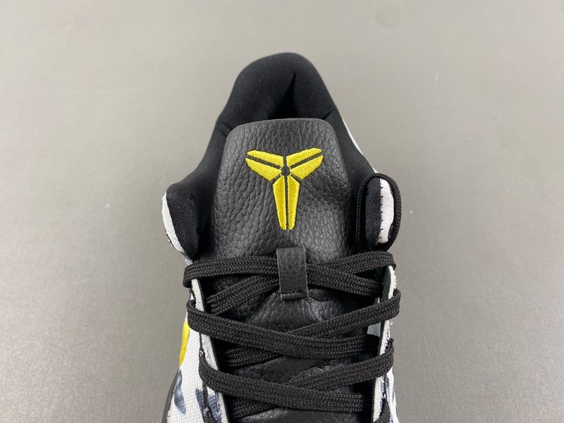 Kobe 8 Protro Mambacita  FV6325-100