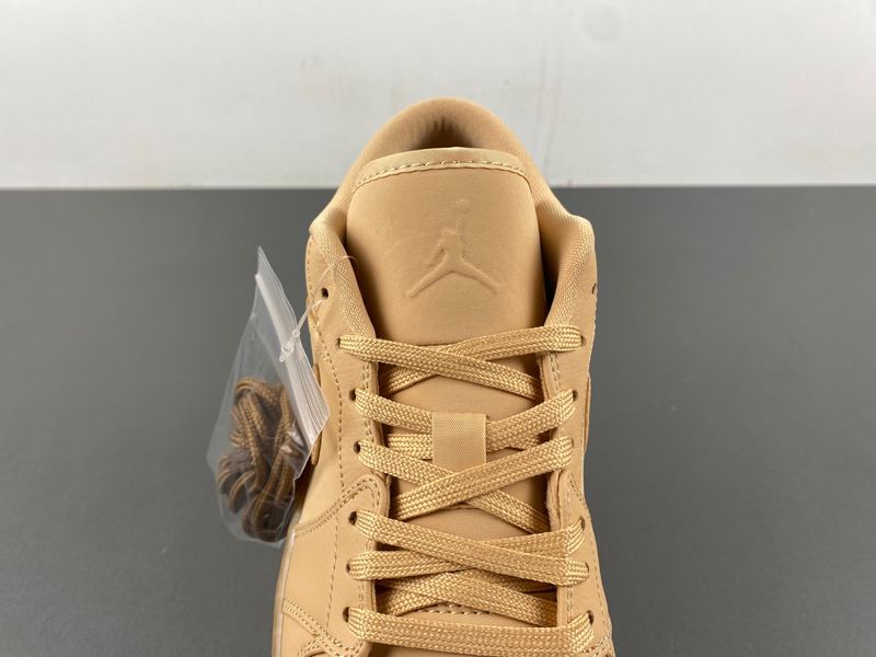 Air Jordan 1 Low SE Sand  FZ3972-294