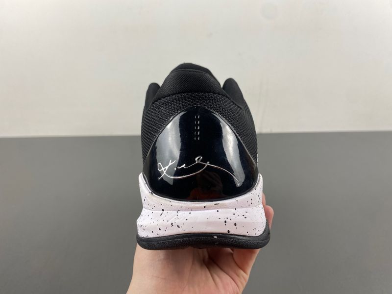 Kobe 5 Protro Panda CD4991-400