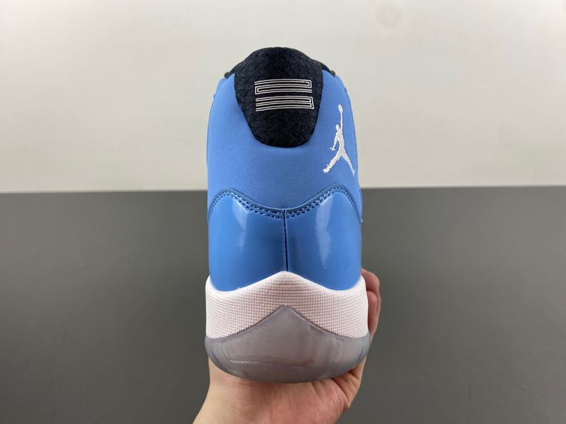 Air Jordan Ultimate Gift of Flight 717602-900