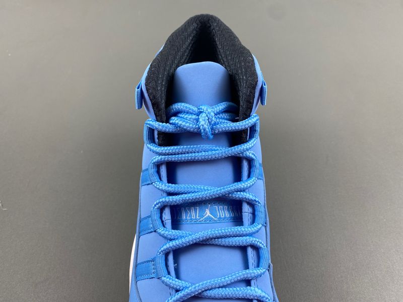 Air Jordan Ultimate Gift of Flight 717602-900