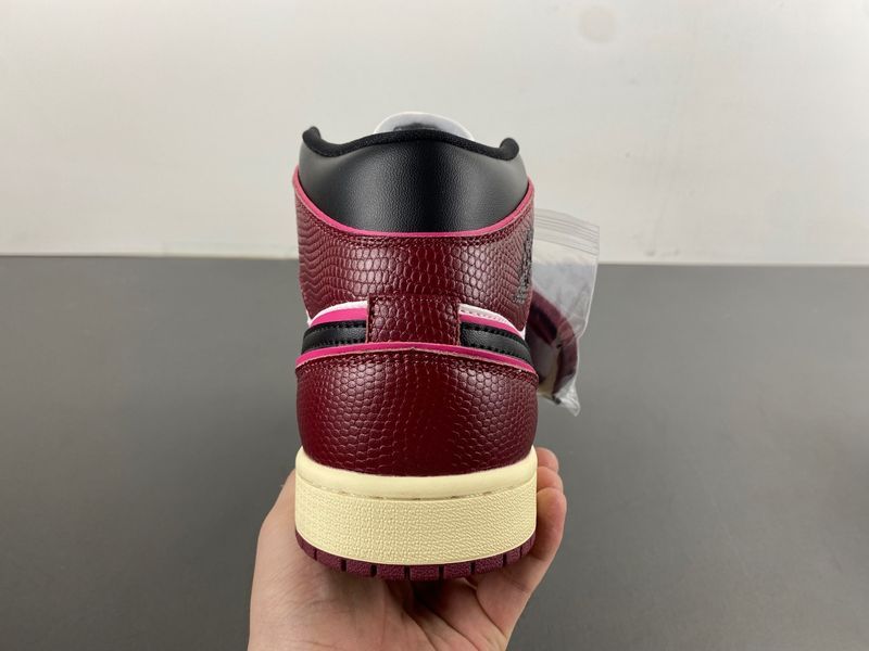 Air Jordan 1 Mid SE Bordeaux  FQ7818-101