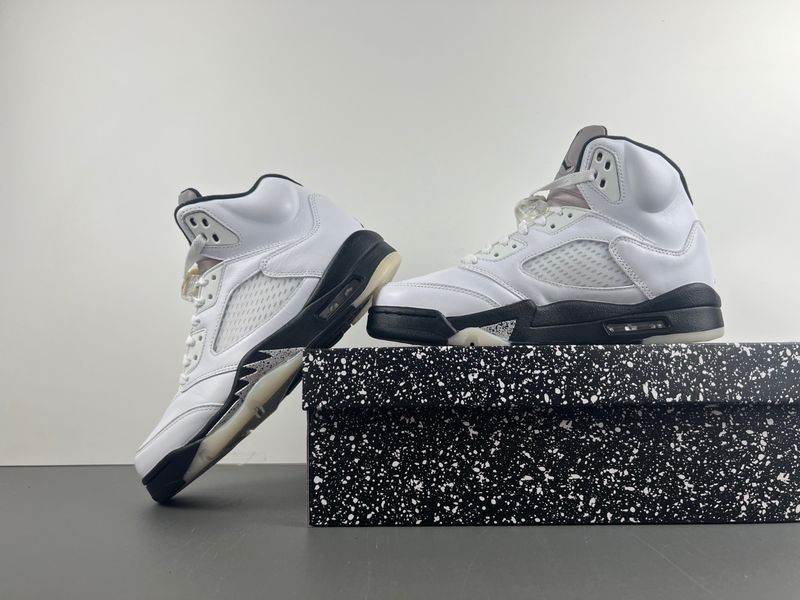 Air Jordan 5 Retro Reverse Metallic  DD0587-110