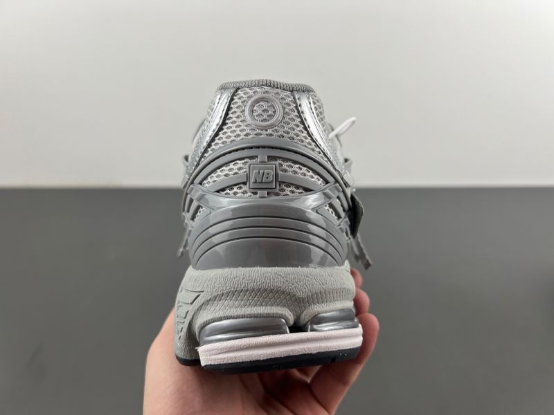 New Balance 1906A Concrete Silver Metallic  M1906AG