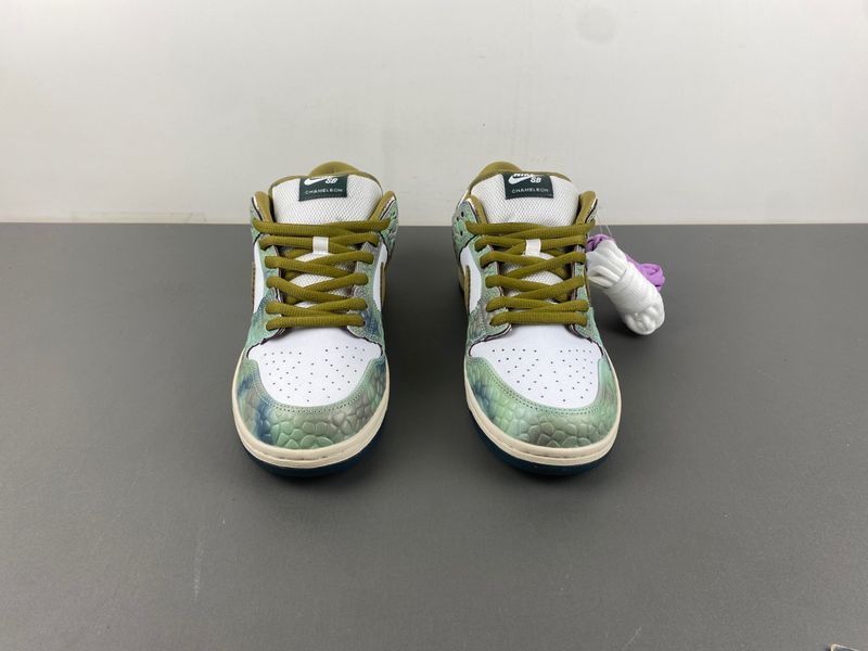 SB Dunk Low Alexis Sablone Chameleon  HJ3386-300