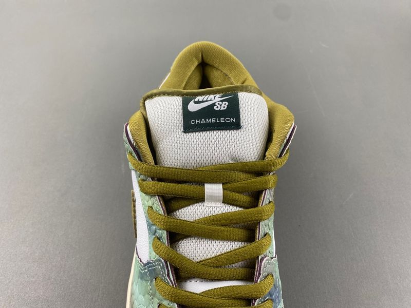 SB Dunk Low Alexis Sablone Chameleon  HJ3386-300