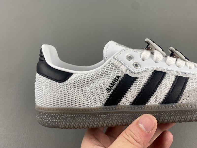 Samba OG Lace Flower IH3371