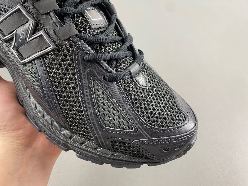 New Balance 1906R Black Metallic Silver  M1906RJB