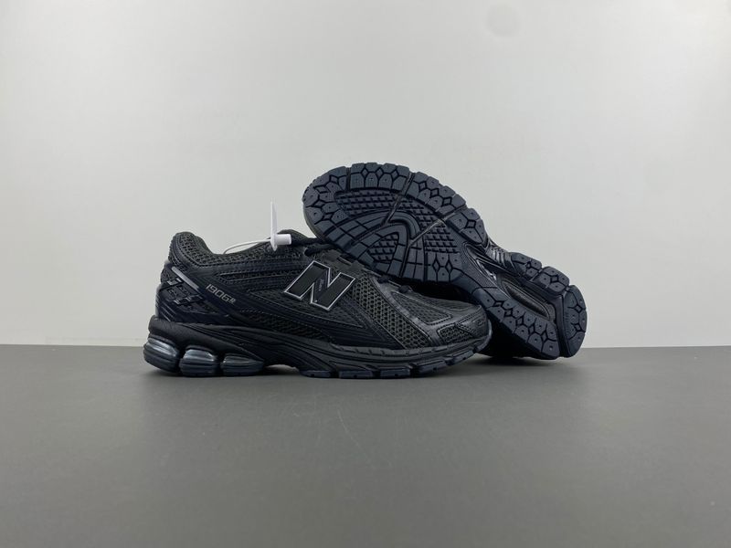 New Balance 1906R Black Metallic Silver  M1906RJB