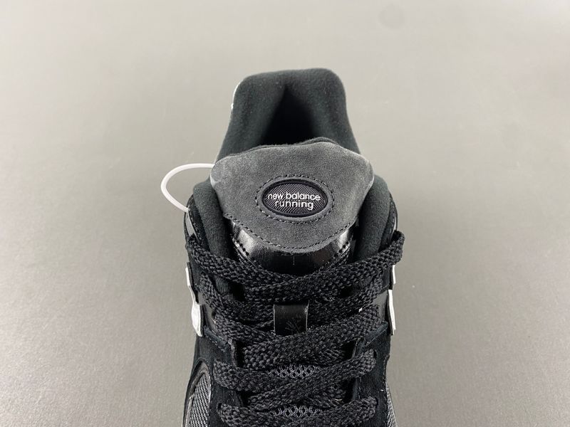 New Balance 2002R Black Dark Grey White M2002RR1