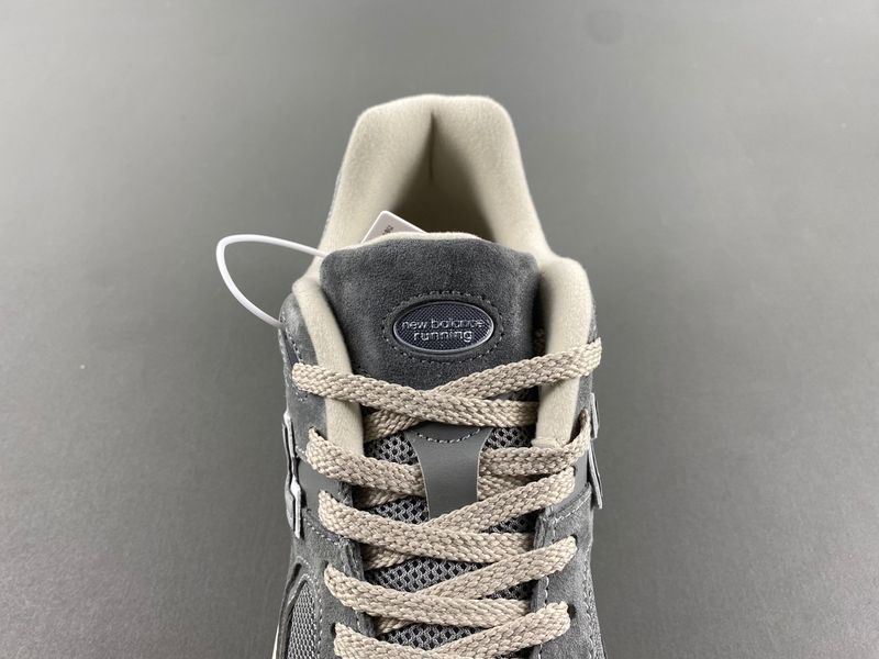 New Balance 2002R Shadow Grey  M2002RNM