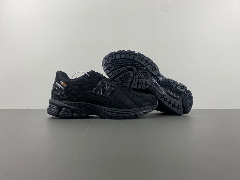 New Balance 1906R Cordura Black Magnet M1906RWF