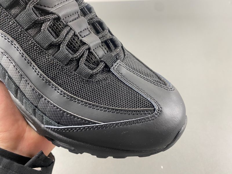 Air Max 95 Essential Triple Black  CI3705-001