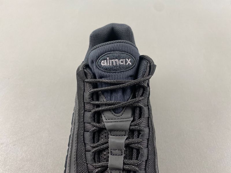 Air Max 95 Essential Triple Black  CI3705-001