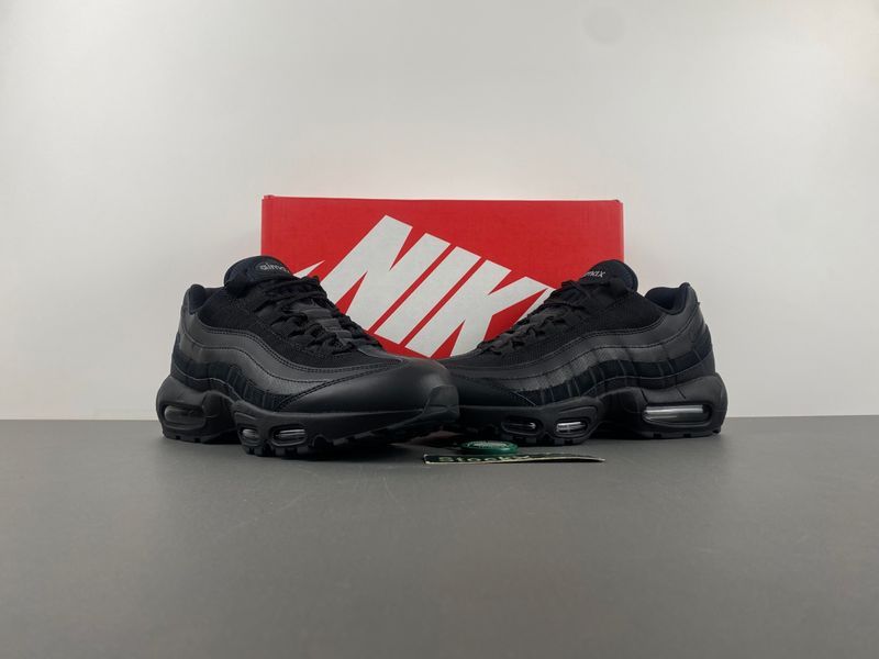 Air Max 95 Essential Triple Black  CI3705-001