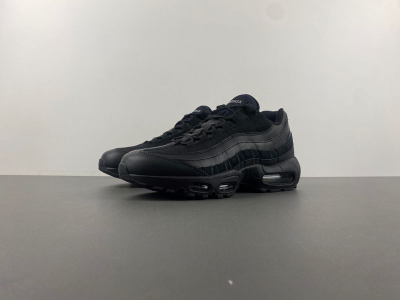 Air Max 95 Essential Triple Black  CI3705-001