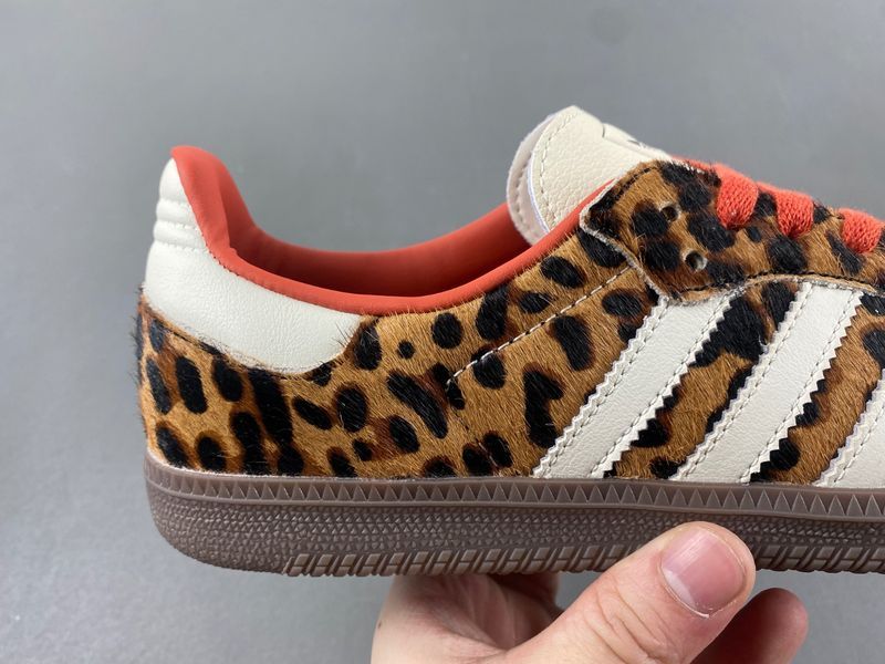 Samba OG Preloved Red Leopard JI2734
