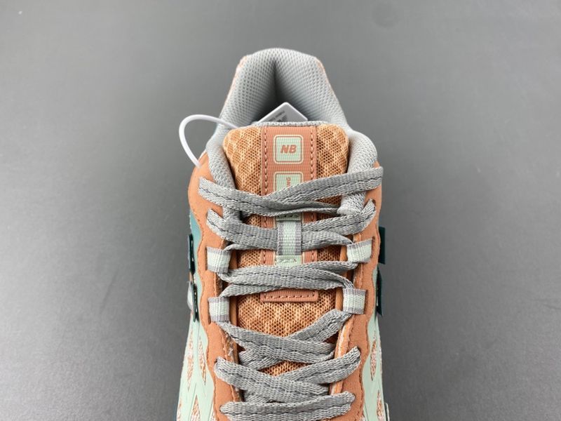New Balance 1906W New Spruce Light Sparrow  U1906WFB