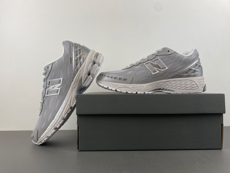 New Balance 1906W Silver Metallic  U1906WFE