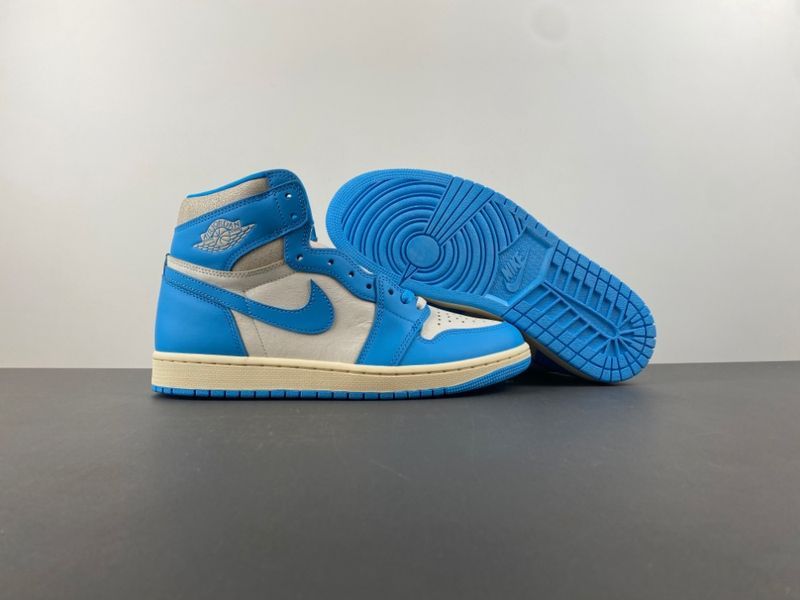 Air Jordan 1 Retro UNC Reimagined DZ5485-402