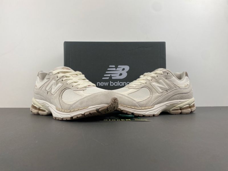New Balance 2002R Beige M2002RHX