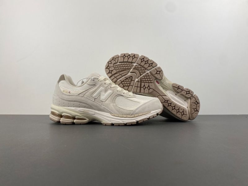 New Balance 2002R Beige M2002RHX