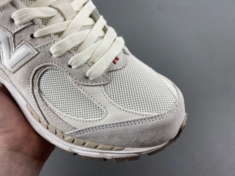 New Balance 2002R Beige M2002RHX