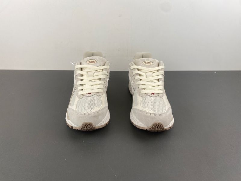 New Balance 2002R Beige M2002RHX