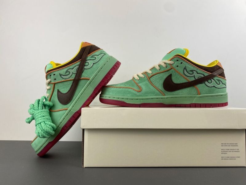 SB Dunk Low Rodeo Tourmaline HF3058-300