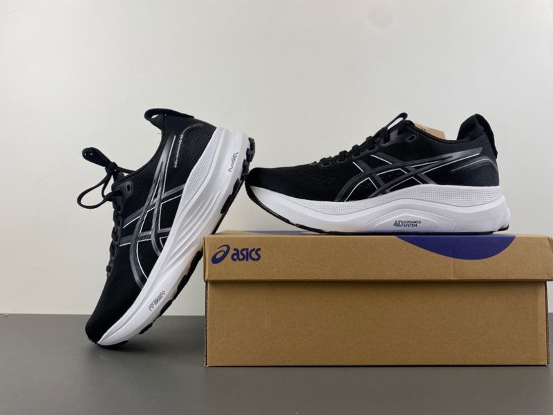 ASICS Gel-Kayano 32 Black White 1011C052-002