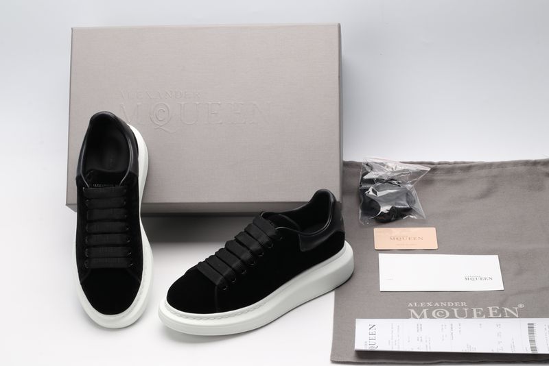 A*exander M*queen Sneaker