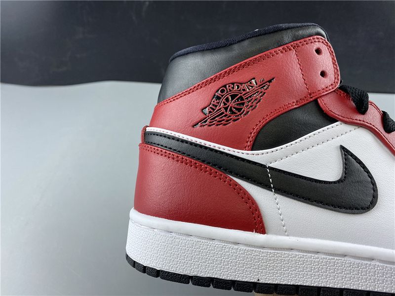 Air Jordan 1 Mid Chicago Toe 554724-069
