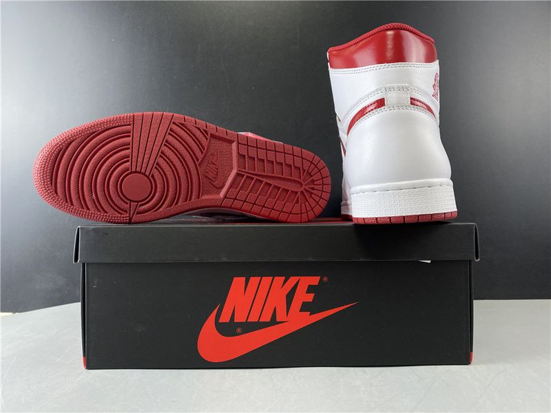 Air Jordan 1 Retro Metallic Red  555088-103