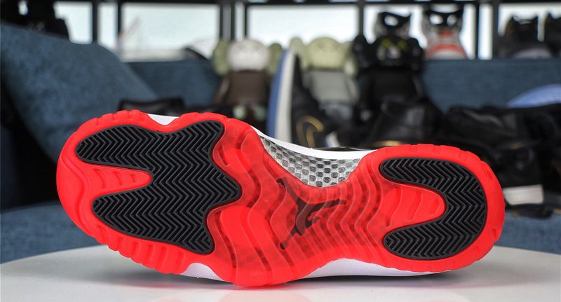 Air Jordan 11 Retro Low Bred 528895-012