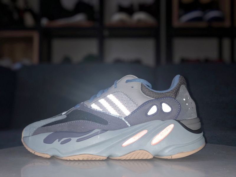 Yeezy Boost 700 Carbon Blue