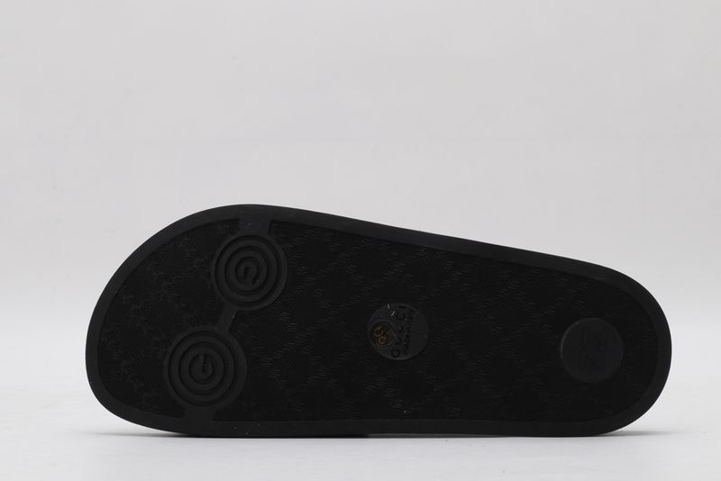 G*cci Sandals