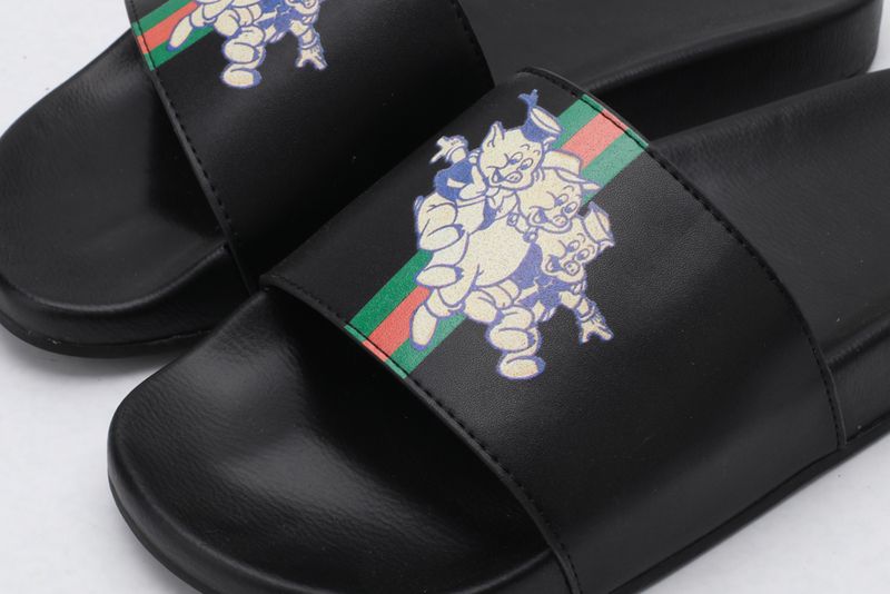 G*cci Sandals