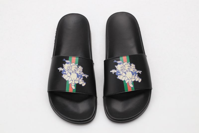 G*cci Sandals