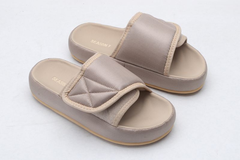 Yeezy Slide