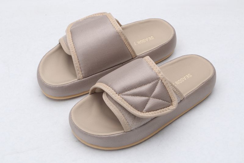 Yeezy Slide