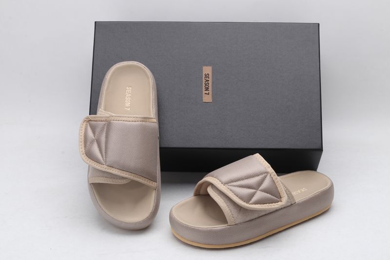 Yeezy Slide