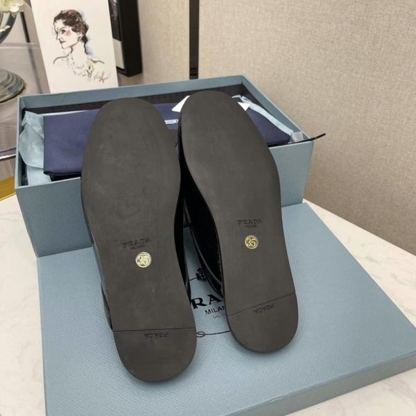Women P*rada Top Slipper