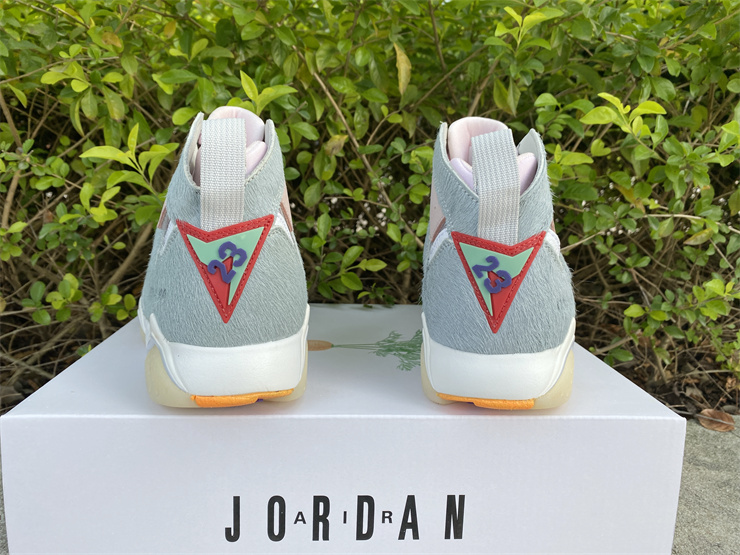 Air Jordan 7 Retro Neutral Grey  CT8528-002