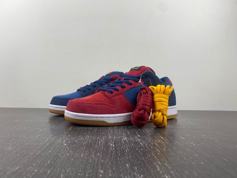 SB Dunk Low Barcelona DJ0606-400