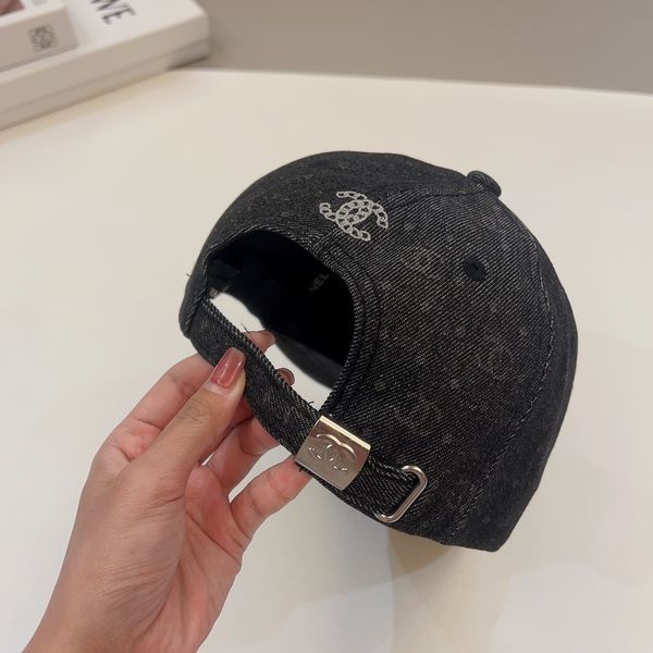 C*hanel  Hats Top XX230420-1