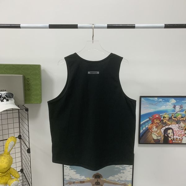 E*ssentials Vest Top Quality WM 20230626-54