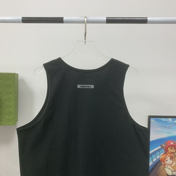 E*ssentials Vest Top Quality WM 20230626-54