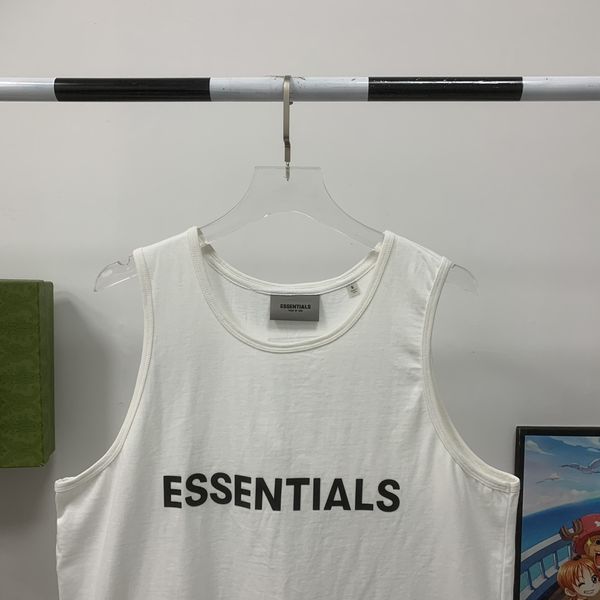 E*ssentials Vest Top Quality WM 20230626-55