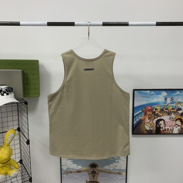 E*ssentials Vest Top Quality WM 20230626-56